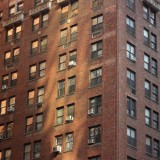 кирпич - один из самых популярных строительных материалов NY и количество этажей на это никак не влияет